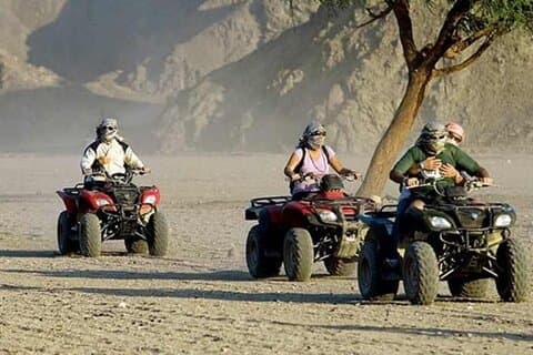 Jeep Safari en el Sahara con Quad Riding y Cena.