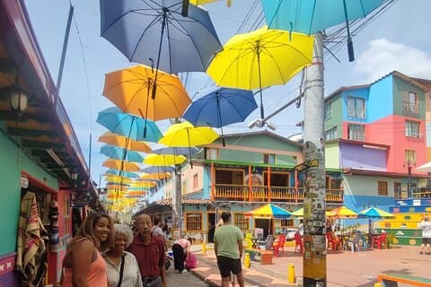 Guatape og Peñol Rock helgedagstur fra Medellin