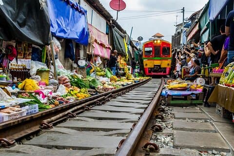 Damnoen Saduak et marché ferroviaire et visite privée d'Ayutthaya