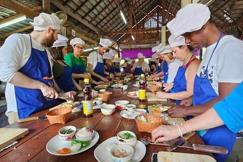 Clases de cocina vietnamita con familia local en Hoi An