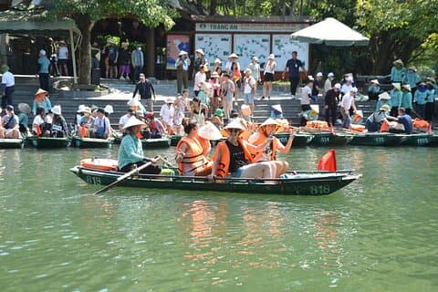 From Ninh Binh: Small Group Tour Hoa Lu, Trang An, Mua Cave