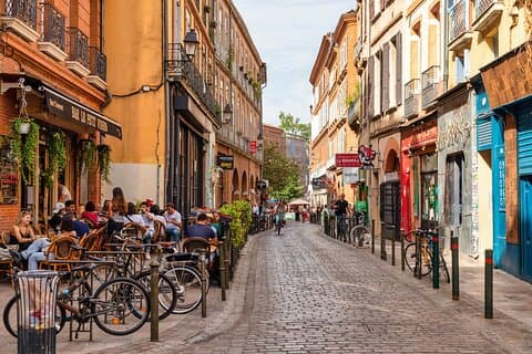 Toulouse Quest: A Love Story Parted by War