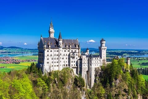En självguidad promenad från Hohenschwangau till slottet Neuschwanstein