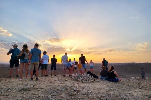 Avventura nel deserto con osservazione delle stelle in jeep con cena