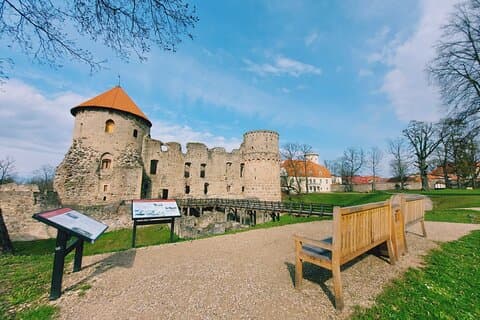 Explorez les pays baltes : excursion d'une journée Riga-Tallinn / Tallinn-Riga