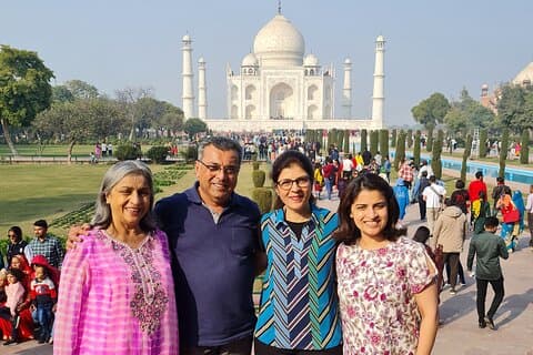 Delhi till Agra Övernattningsresa med bil