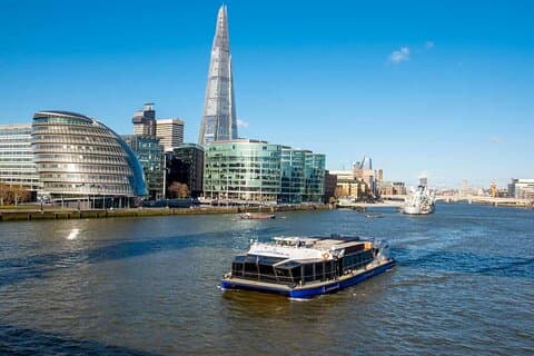 Gemakkelijke toegang tot Tower Bridge en machinekamer en schilderachtige rondvaart over de Theems