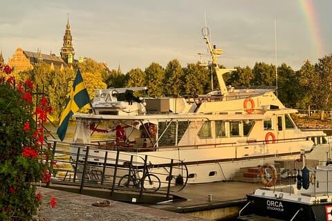Excursión en yate exclusiva por Estocolmo: puesta de sol, cena, almuerzo y crucero