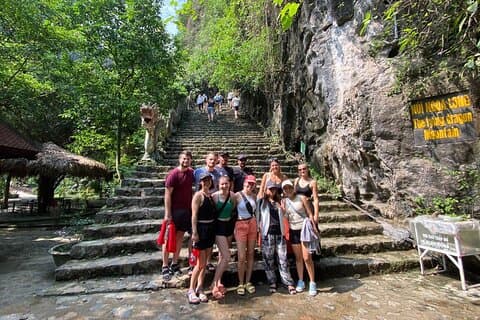 Fra Ninh Binh: Hoa Lu Trang An Hang Mua liten gruppe dagstur