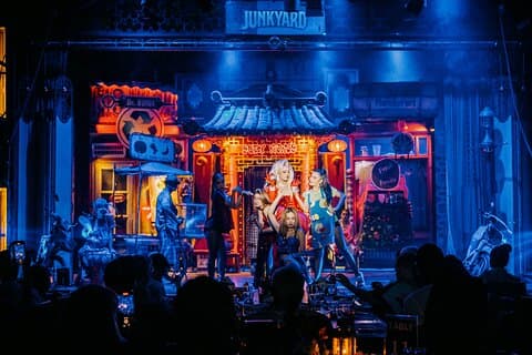 Junkyard Theatre Phuket: Onsdag - samme, men annerledes