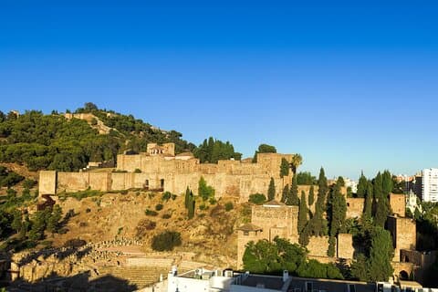 Private Tour Historical Center and Alcazaba of Malaga with tickets