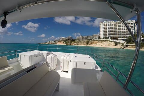 3 - Timme privat charter w / öppen bar och snorkling (max 26 personer)