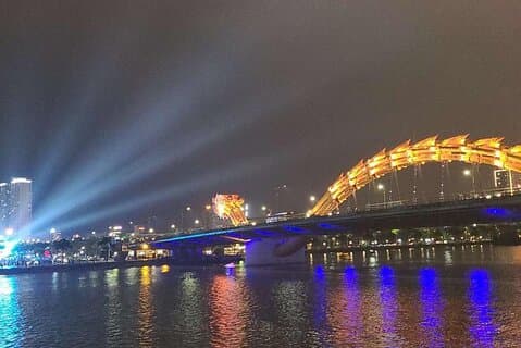 Entdecken Sie die beste Motorradtour bei Nacht in Da Nang