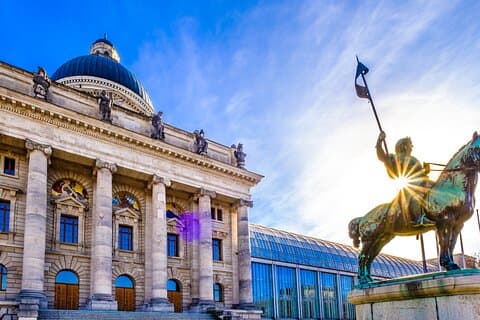 Troisième Reich, Hitler et visite privée de la Seconde Guerre mondiale à Munich