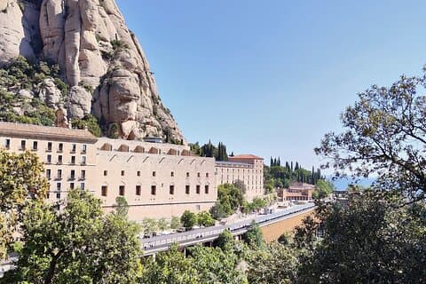 Tour Privado Montserrat : Salta el ajetreo desde Barcelona
