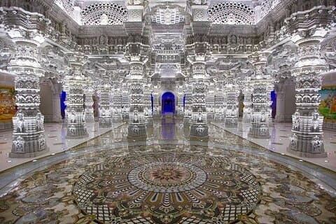 Soccer Fans 2026: BAPS Mandir & Sculpture Grounds | Kids 50% Off