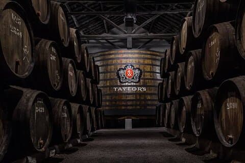Porto: Visita e degustação de vinhos no Taylor's Port Cellar