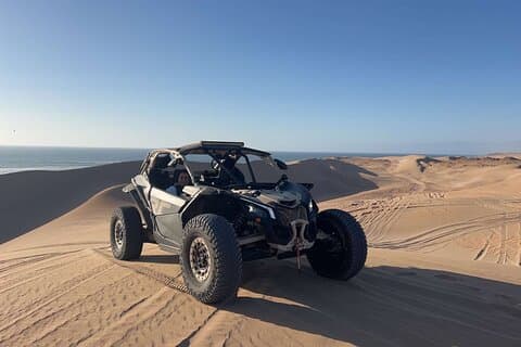 Buggy Can-Am Maverick de 1000 cc en las dunas y la playa de Agadir