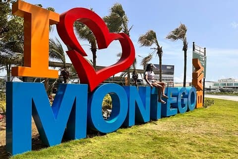 Traslado de ida e volta do aeroporto MBJ para os resorts MBJ