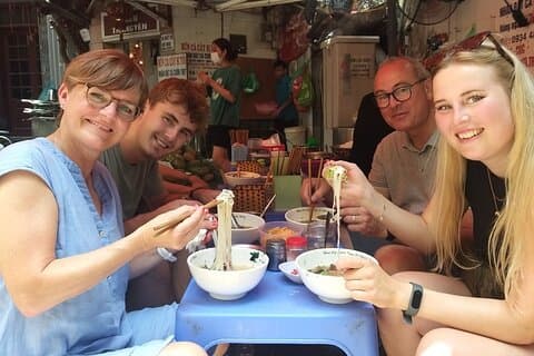 Privérondleiding door de oude wijk van Hanoi met streetfood