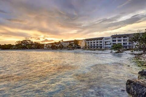 Montego Bay Airport och Hideaway Royalton Negril Private Shuttle
