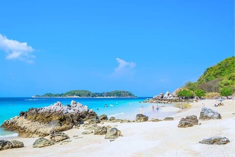Pattaya : Koh Larn Island Speedboat Tour mit Wassersport und Mittagessen