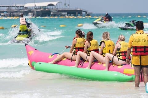 Pattaya: Coral Island Tour com esportes aquáticos, almoço e embarque