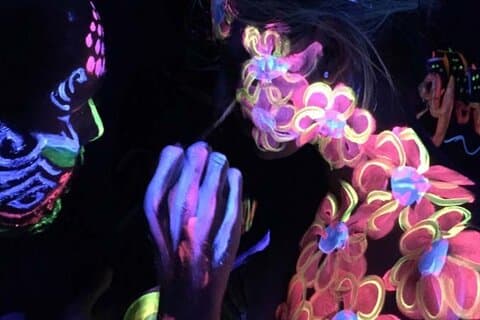 UV-kroppsmalingsopplevelse for par i Brooklyn