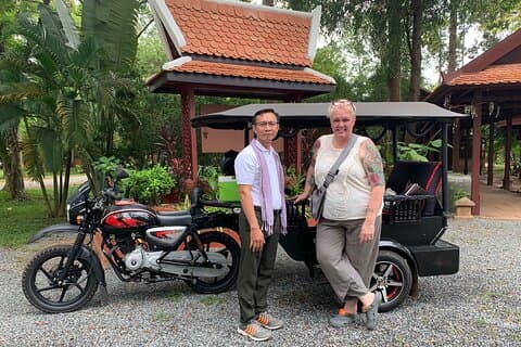 Oplev Silk Craft and the Beauty of West Baray af Tuk Tuk