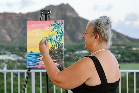 Scatena la tua creatività Hawaiian Style Paint Party a Waikiki