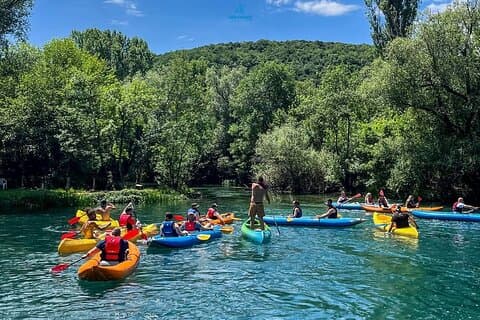 Safari in canoa per piccoli gruppi sul fiume Trebizat in Bosnia (con pranzo)