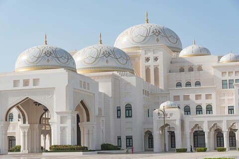 Qasr Alwatan Tour and Complimentary Gold Cappuccino