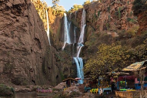 Ab Marrakesch: Tagestour zu den Ouzoud-Wasserfällen und Bootsfahrt