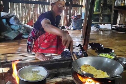 Randonnée privée dans la nature à Chiang Mai Visite du village de la tribu Karen