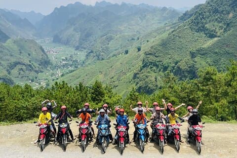 Desde Sapa : Tour guiado en moto Ha Giang Loop de 3 días con conductor