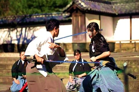 Autentisk samurai sverd kamp opplevelse med Worldwide Coach
