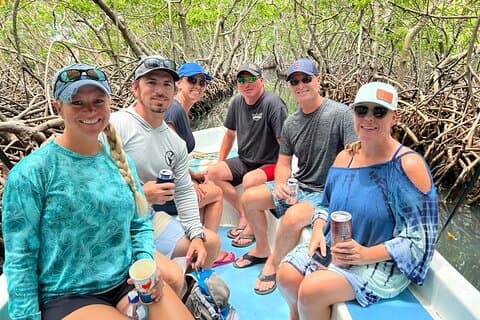Restauranter i nærheten av Roatan Eastern Odyssey Mangroves Tunnel