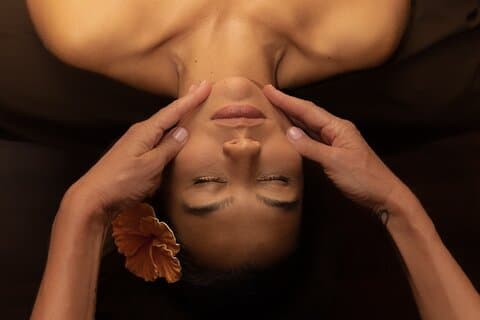 Combo massage et soin du visage à l'éclat tropical