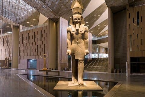 Det store egyptiske museet og pyramidene i Giza privat tur.