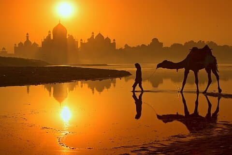 Agra dagstur från Delhi med Taj Mahal vid solnedgången