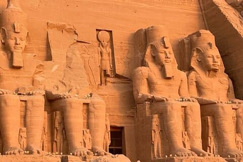 Dagtour naar Abu Simbel-tempels vanuit Aswan
