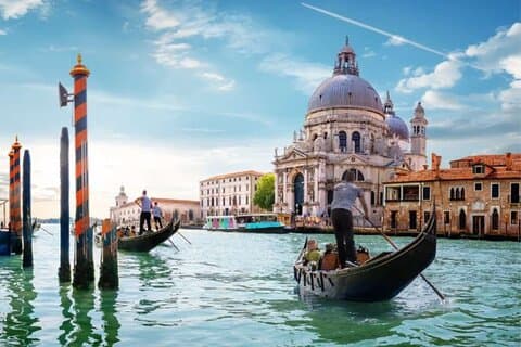 Ljubljana- Venezia eller omvendt. Fast pris per bil.