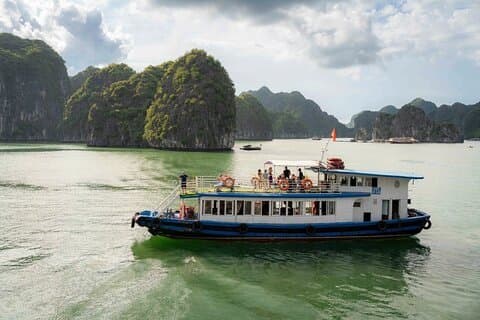 Full day boat trip to Lan Ha bay Ha Long bay and Monkey island