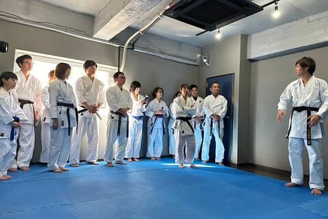 Karate hands-on 2 hours lesson with Master of Shito-ryu in Kobe