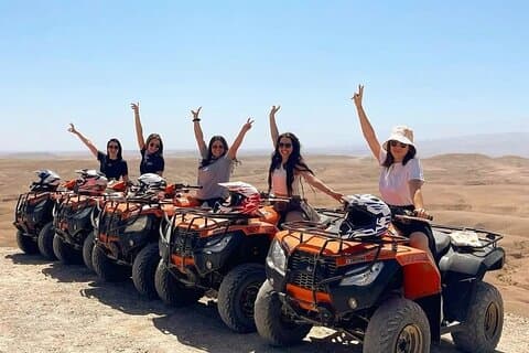 Agafay Desert Package, Quad Bike, Kamelritt und Dinner Show