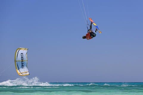 2 jours d'excitation de kitesurf avec transfert gratuit – Hurghada