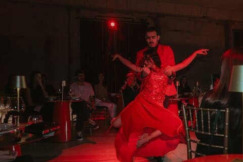 Tango, vinho e experiência noturna em Mendoza