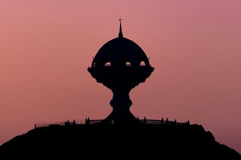 Passeio noturno pelo patrimônio de Muscat