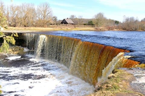 Entdecken Sie Estland Autotour von Tallinn zum Jagala Wasserfall