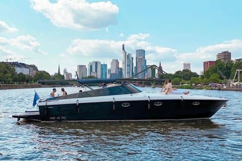 Jachttocht in Frankfurt voor maximaal 12 gasten